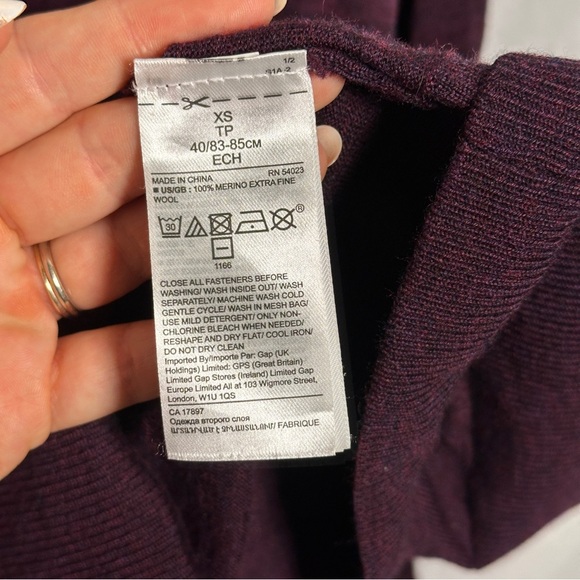 Banana Republic 100% Merino Wool Boyfriend Cardigan – burgundy XS - Picture 6 of 8